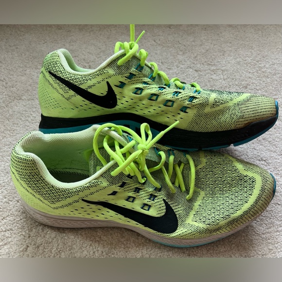 Nike shoes - Picture 1 of 1